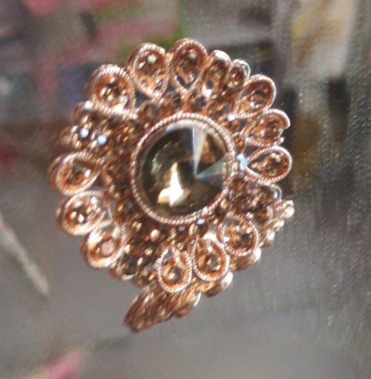 Ladies Finger Ring